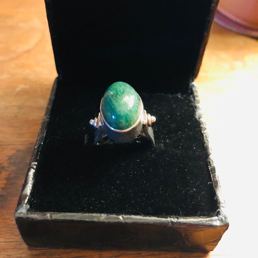 Jade and sterling silver ring - Picture 3 of 4